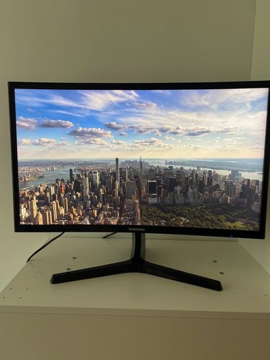 24" Curved Business Monitor