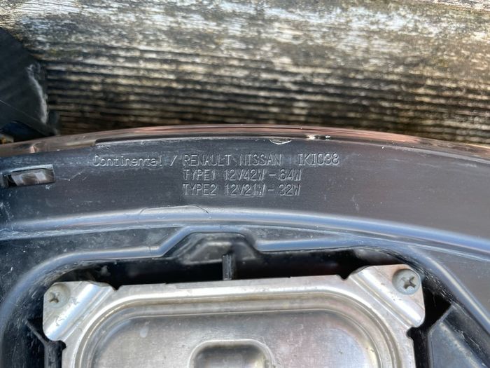Nissan Leaf Headlight Passenger Side 2019