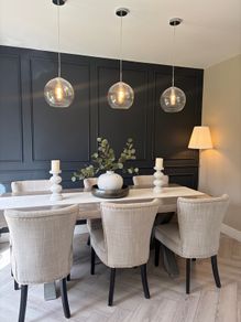 Dining table & 6 chairs