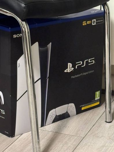 ps5 slim digital 825gb with receipt and box