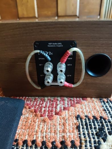 Kef Iq2c