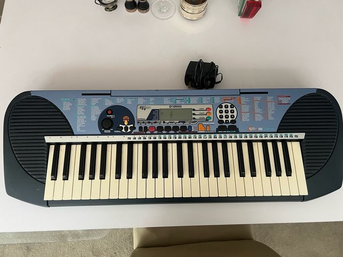 Yamaha PSR-140 portable electronic keyboard