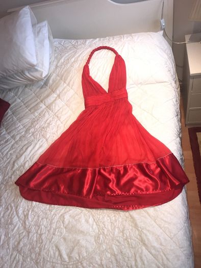 Marlyn Monroe red style dress
