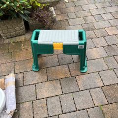 kneeler seat