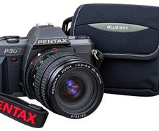 Pentax P30T 35mm Film Camera 28 80mm Lens & Bag