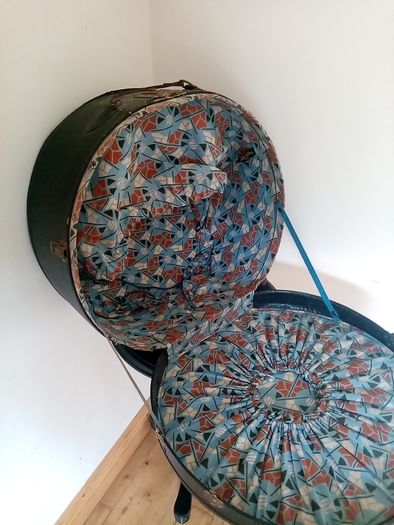 Vintage hat case