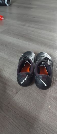 Nike panthom gx soccer shoes size UK 3 22.5 cm not much worn Washed
