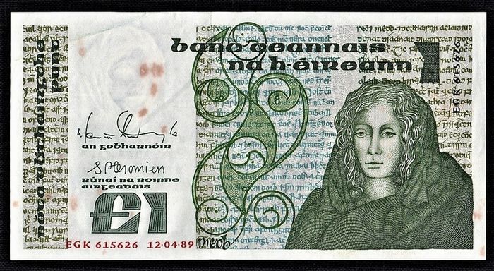(26)  Ireland  1989  Unc  1 Pound  Queen  Medb