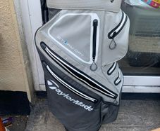 Taylormade Golf ball (1 zip not working)