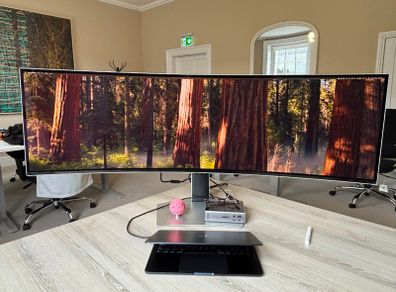 Samsung 49" Odyssey G91F 144Hz Gaming Monitor