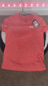 Under Armour Tech Twist Crew Neck T-Shirt XS Coral