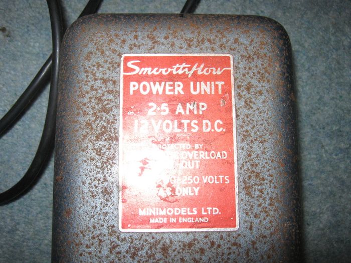Minimodels Smoothflow 2.5a 12v Output Power Unit 240v Input Gwo