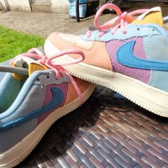 Girls trainers