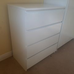 Chest of drawers