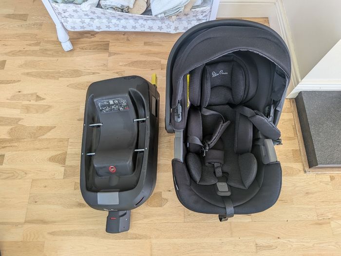 Silvercross car seat with isofix base