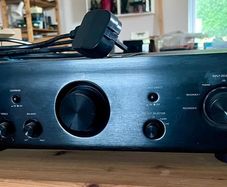 Denon PMA-710AE Amplifier + Boston Acoustics HS 40 Speakers