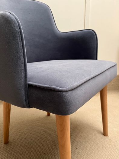 BELLO-A oak frame