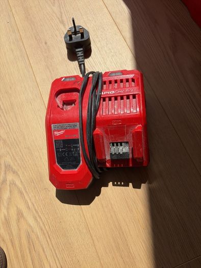 Milwaukee Fast Charger