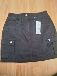 Skirt/Girls Cargo Style Skirt... Age 13/14 Yrs .. Colour .. Black