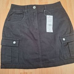 Skirt/Girls Cargo Style Skirt... Age 13/14 Yrs .. Colour .. Black