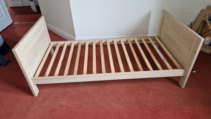 Cot bed