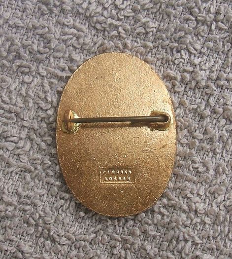 CATHOLIC TRAVEL ASSOCIATION LONDON (pilgrimage/religious) - a vintage pilgrim's souvenir/merchandise badge (1960s / 1970s)