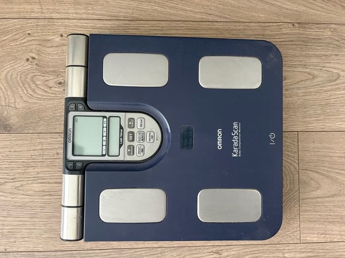 Omron body scale