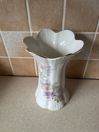 Royal Tara 9" Vase Irish Blossom as New