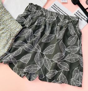 Belived, Light Shorts, with packets, Mid Rise, (khaki, green with floral) Size XS-S