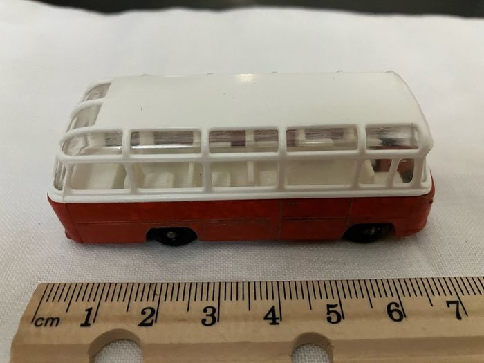 Matchbox 68. Mercedes coach. Black solid wheels