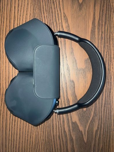 Original Apple AirPods Max Gen 2