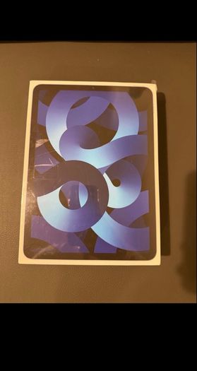 iPad Air (5th Generation)WiFi 64GB Brand New Sealed 1 year Apple Warranty RECEIPT