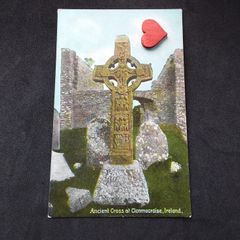 Ireland Postcard : Ancient Cross at Clonmacroise , Co. Offaly , 1900s