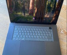 MacBook Pro M4 Max top spec 16' 48gb ram 1tb ssd