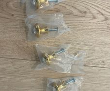 4 door knobs