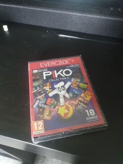Retro Evercade Piko 4