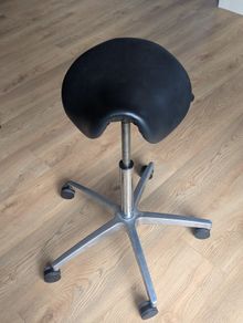 saddle chair