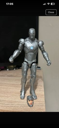 Marvel legends 2 Iron man figures