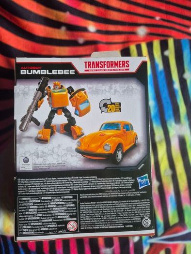 Transformers War for Cybertron WFC Netflix Bumblebee Action Figure