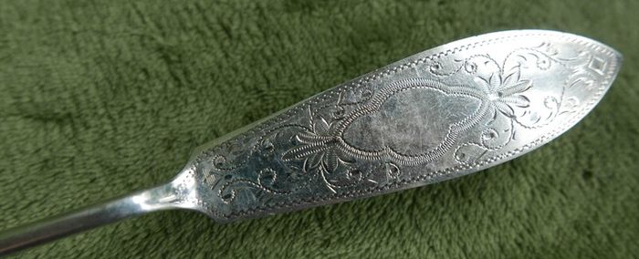 Antique Victorian-era Floral Silver Plate Butter Knifes