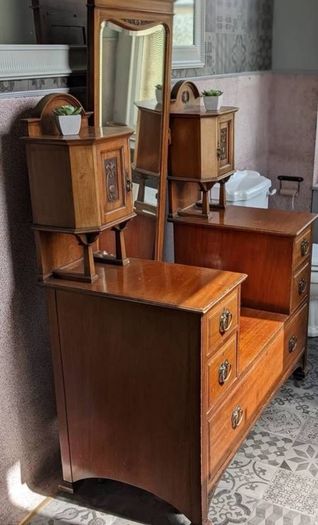 vintage dressing table