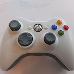 Xbox 360 controller white