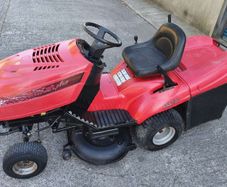 Castle garden ride on Lawnmower