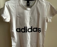 Adidas ladies women t-shirt, mint condition