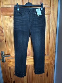 DKNY Jeans Rivington Slim Straight Crop Mid Rise Cropped above the ankle 27/4