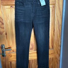 DKNY Jeans Rivington Slim Straight Crop Mid Rise Cropped above the ankle 27/4