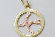 585 14ct two-tone star sign pendant Sagittarius
