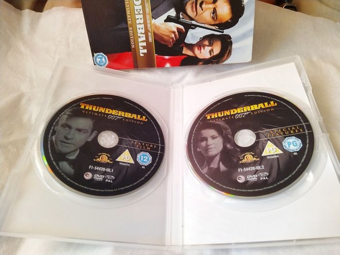 James Bond Thunderball 2 disc Dvd