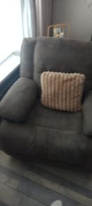 321 suite recliner couch.