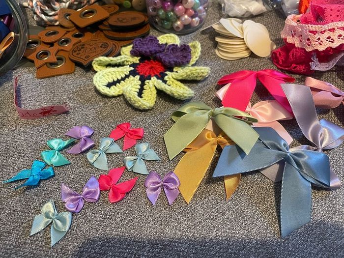 BIG Set of Craft Supplies/Accessoires (Sewing/Crochet/knitting)